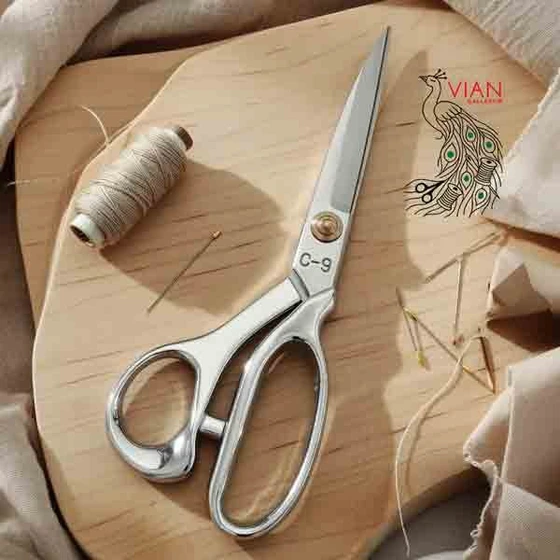 قیچی خیاطی فلزی نقره ای